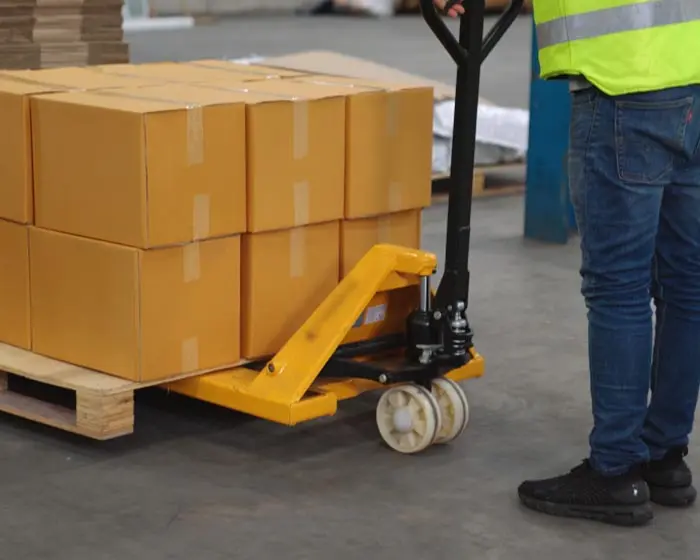 Manutenção de paleteiras e transpaletes elétricos e manuais